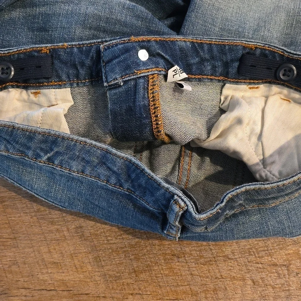 GAP-Shorty Shorts- Girls  Jean Shorts Medium Blue Frayed Hem. Size 18 Plus. NWT!